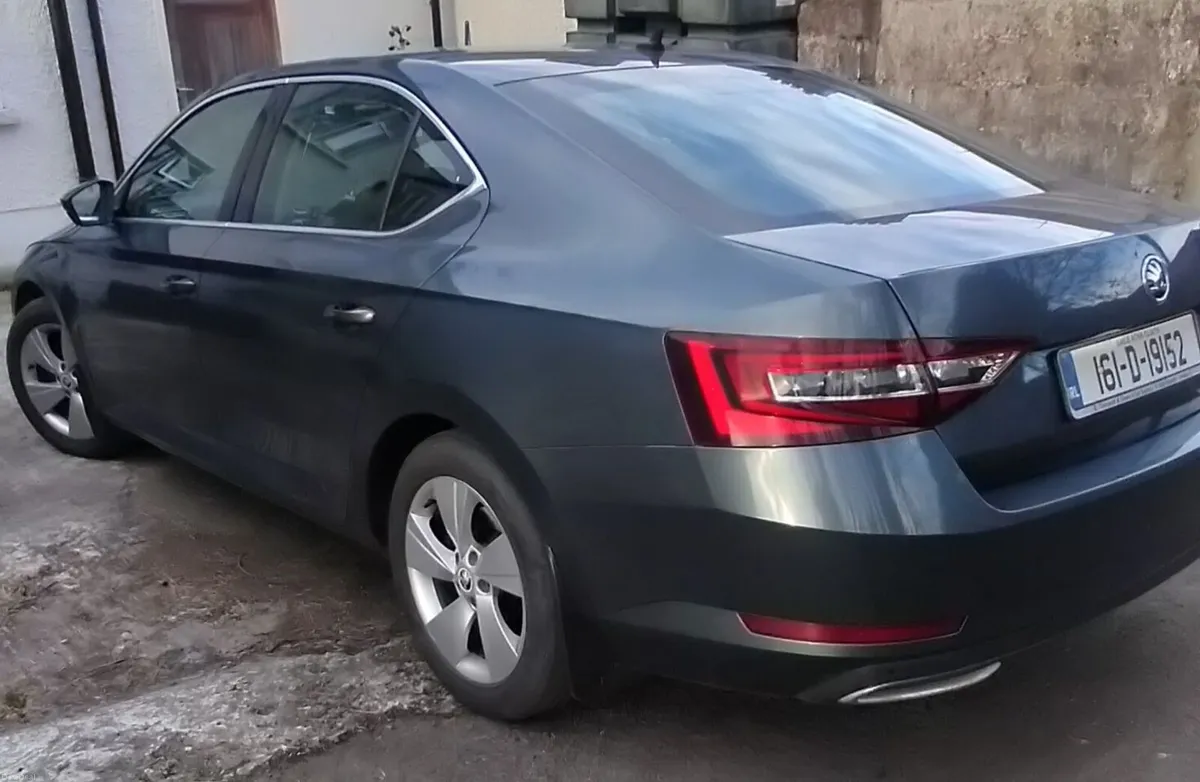 Skoda Superb 2016 - Image 2