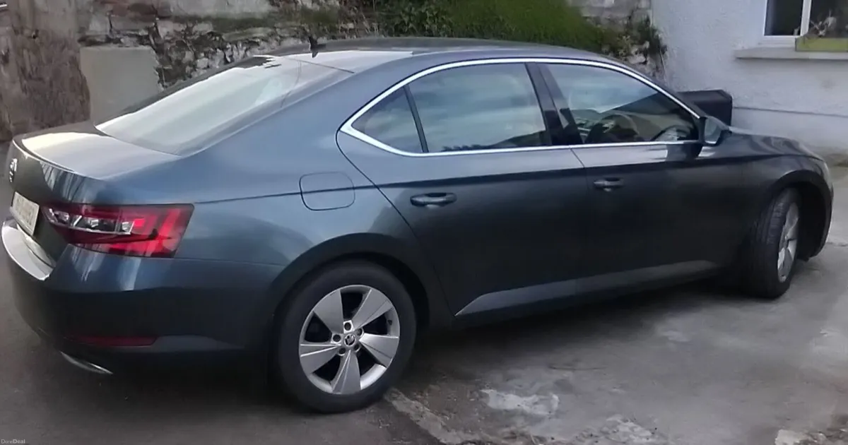 Skoda Superb 2016 - Image 4