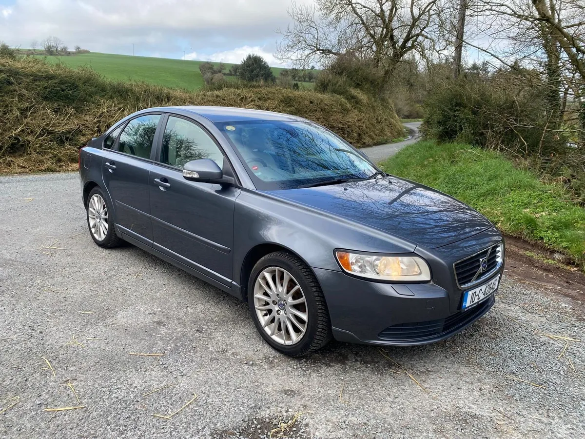 2010 Volvo S40 1.6 - Image 1