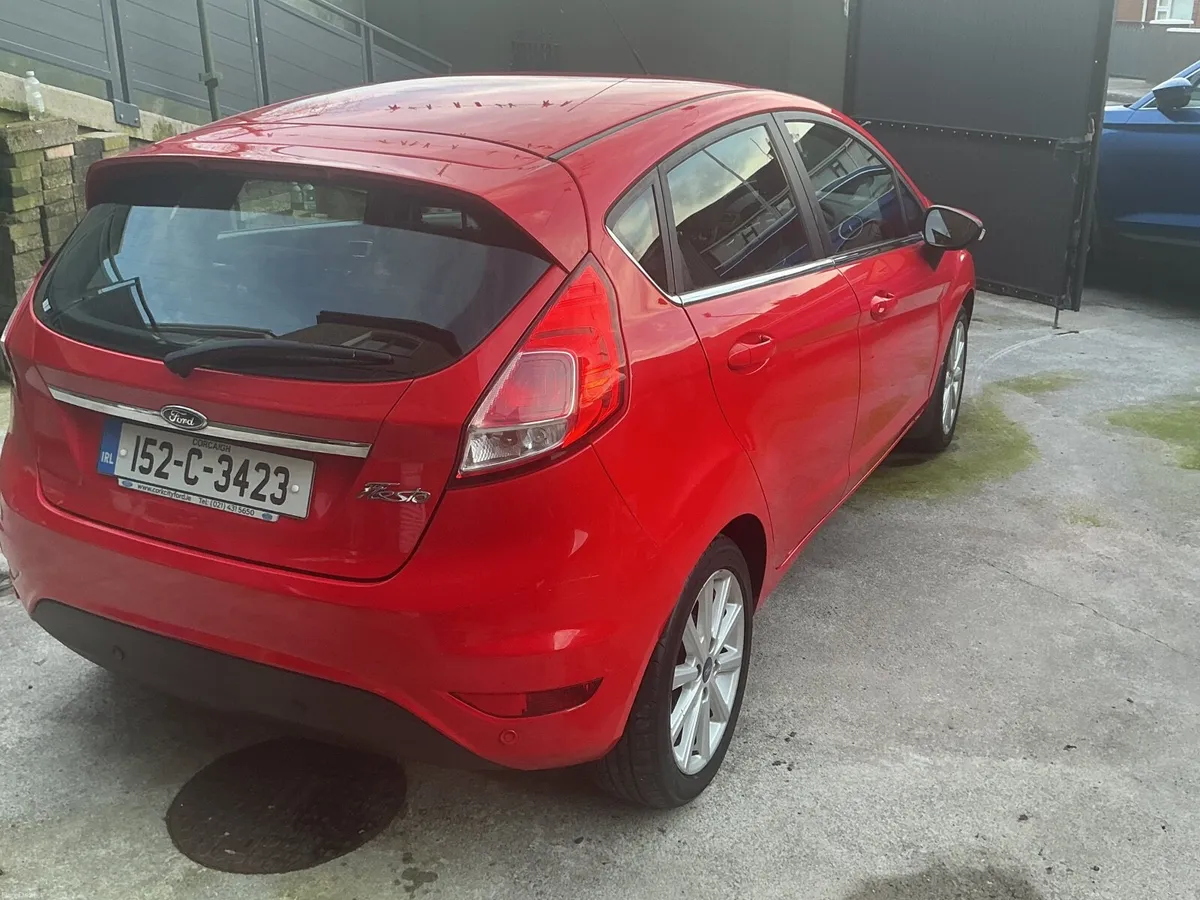 152 Fiesta 65k Lady Owner - Image 4