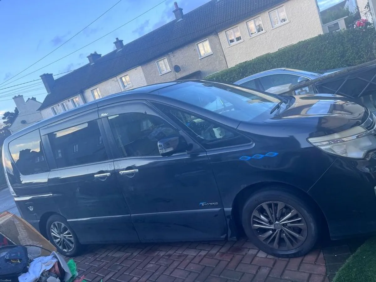 2014 Nissan Serena - Image 2