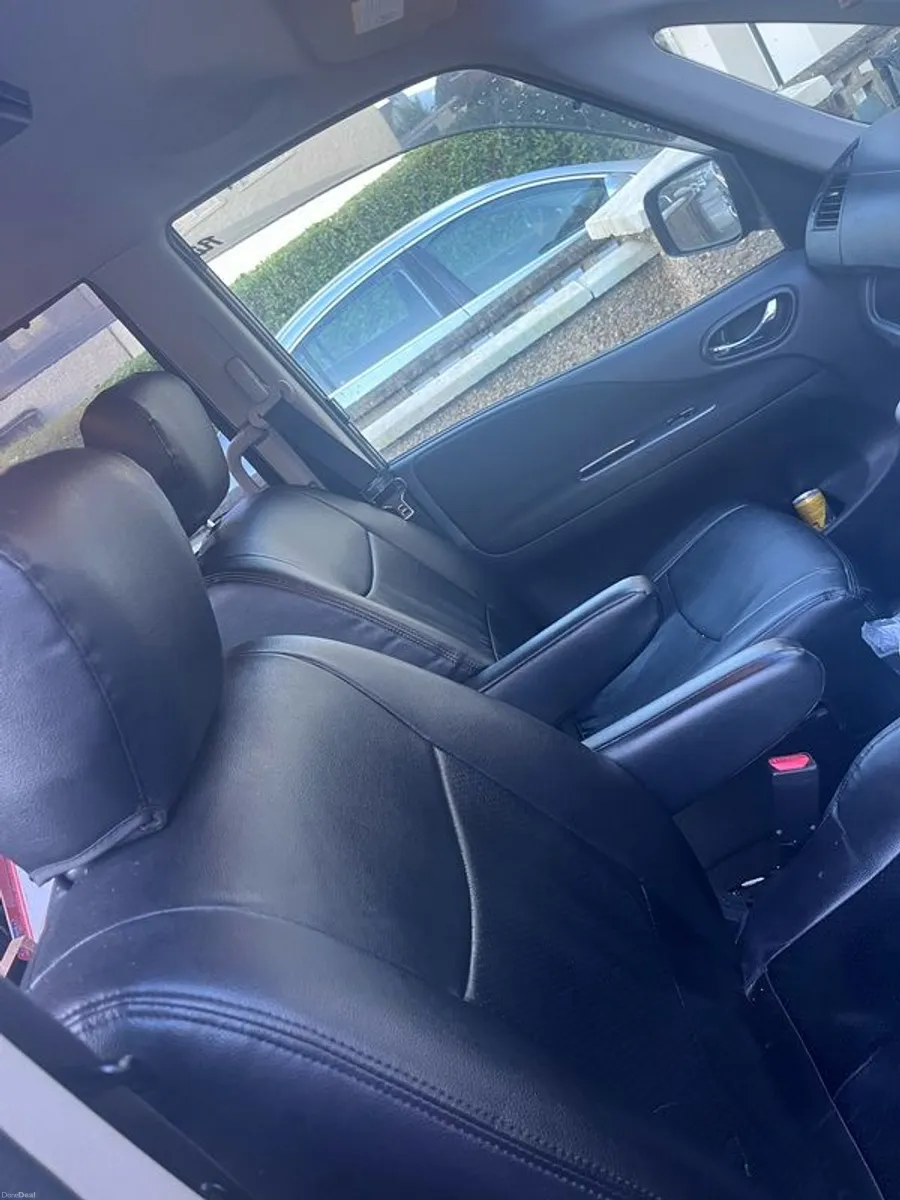 2014 Nissan Serena - Image 4