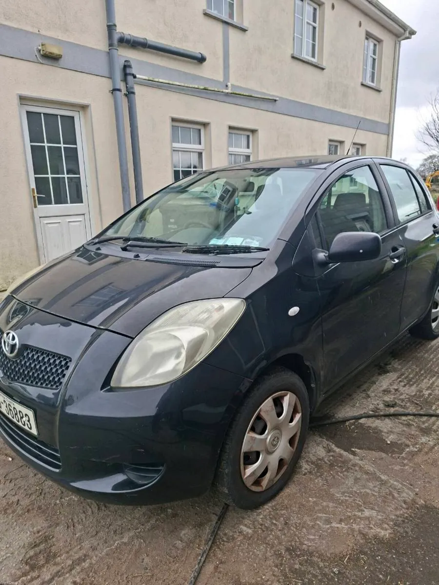 TOYOTA YARIS 2007 - Image 2