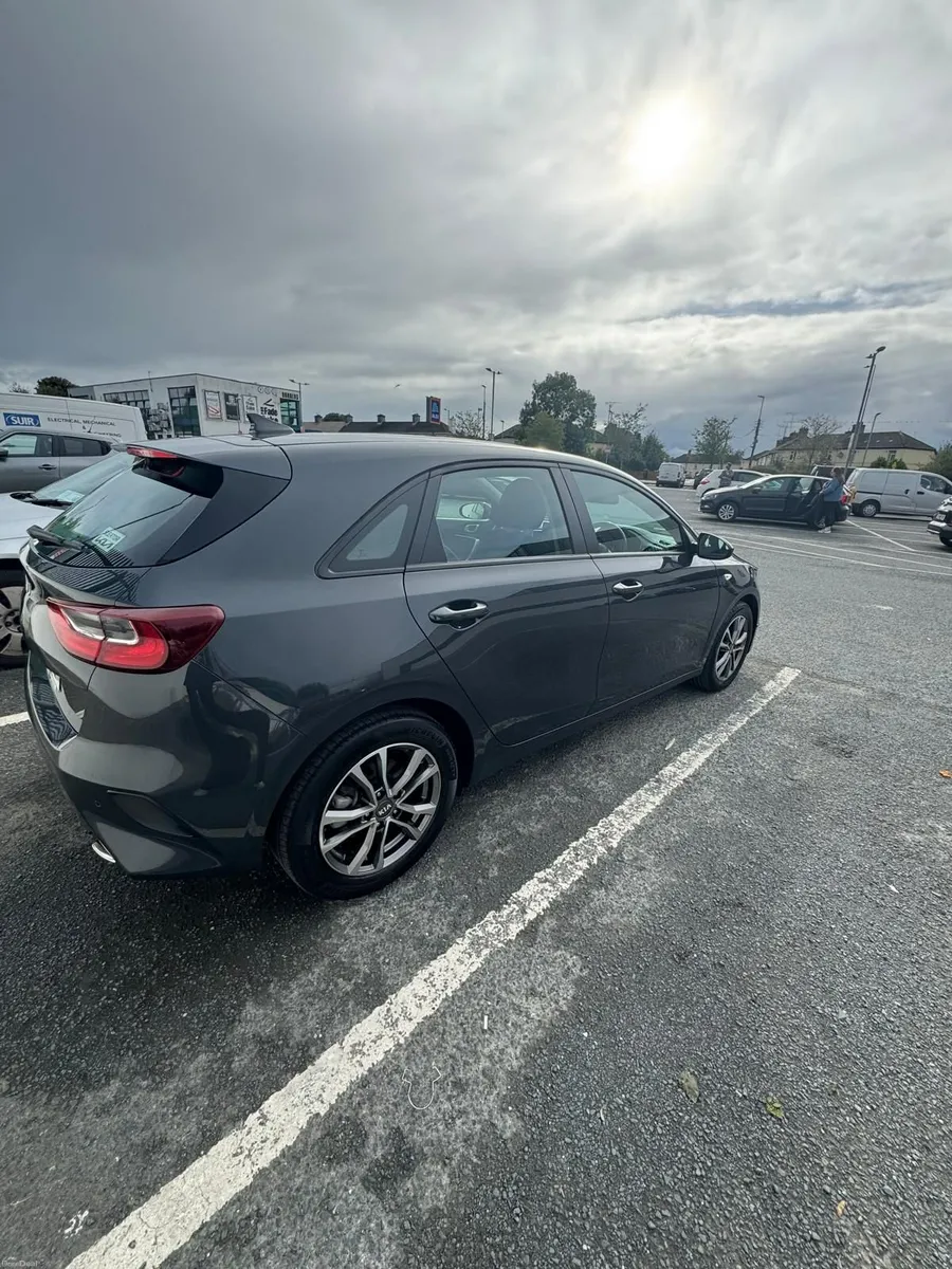 Kia Ceed 2023 - Image 3