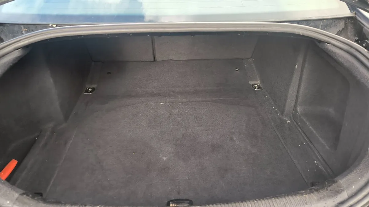 Audi A6 2010 - Image 2