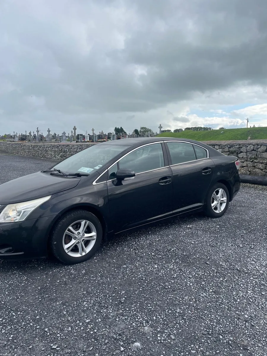 Toyota Avensis 2010 - Image 1