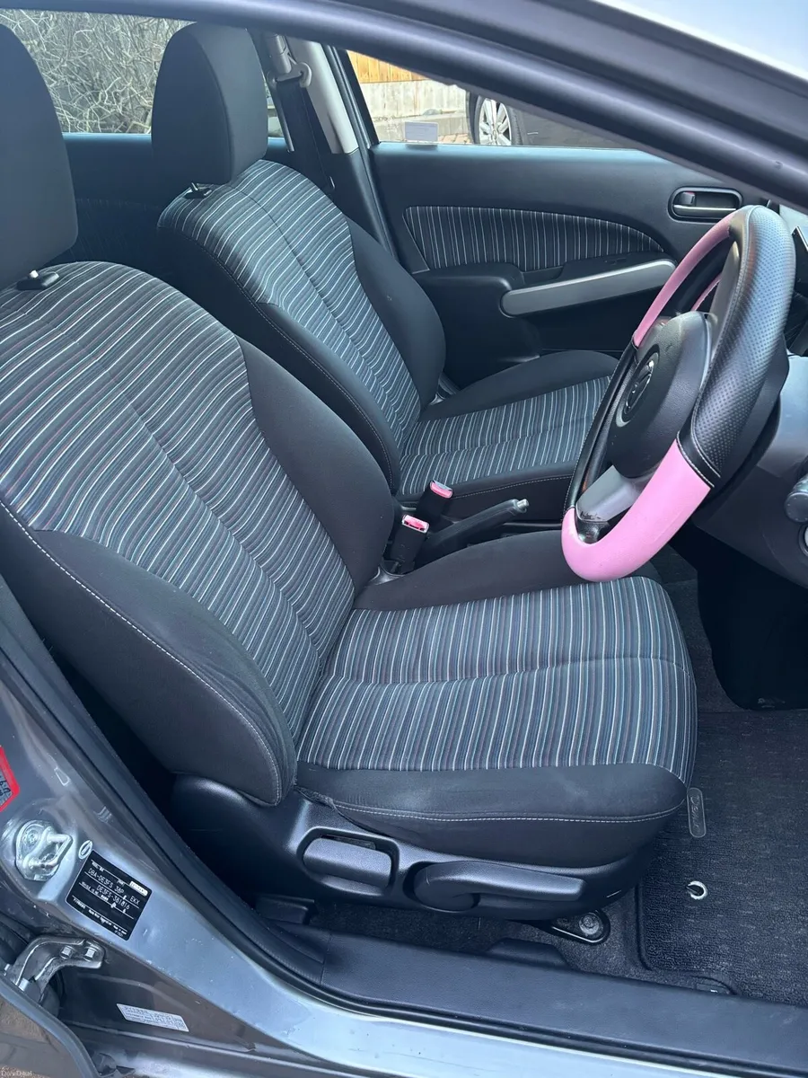 11 Mazda demio automatic petrol 1,3 - Image 4