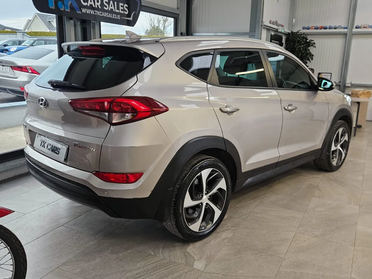 18 HYUNDAI TUCSON EXECUTIVE - Image 3