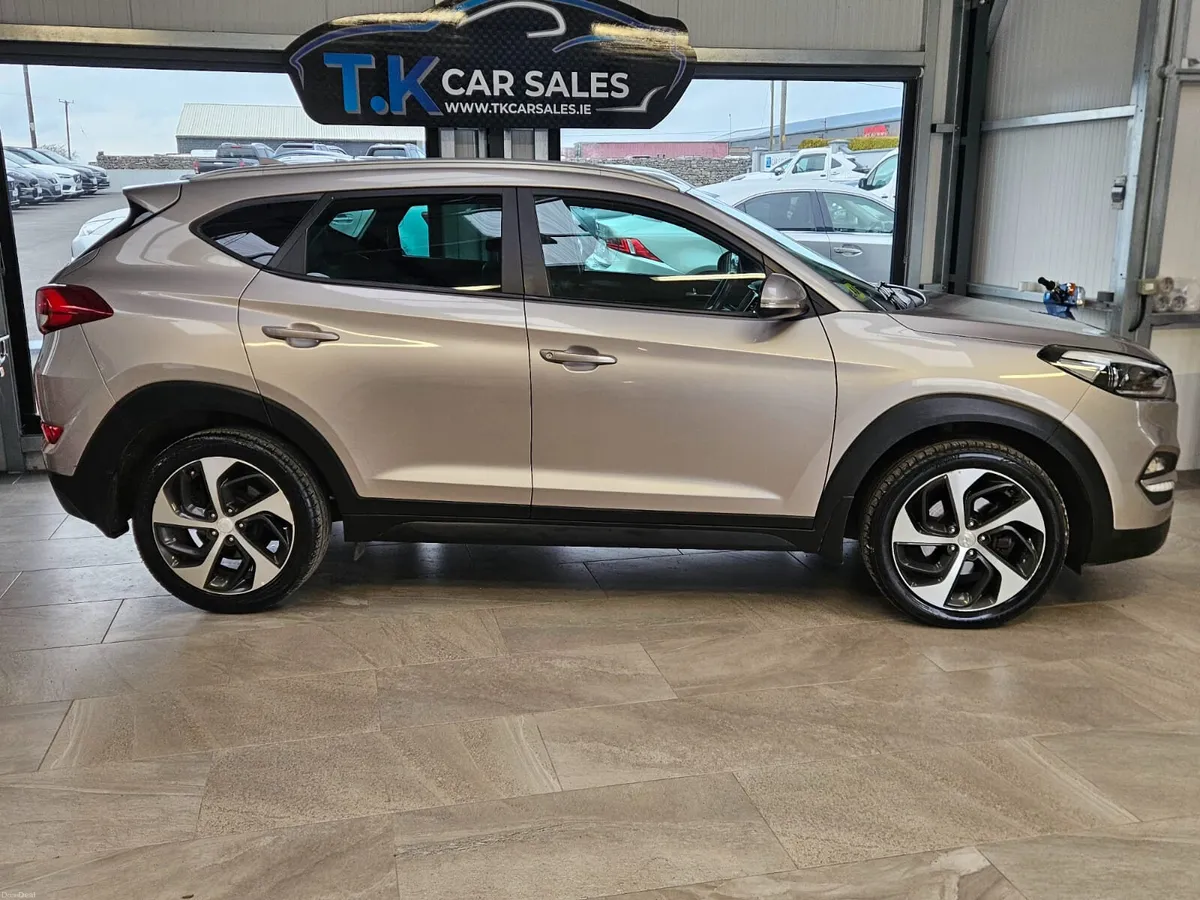 18 HYUNDAI TUCSON EXECUTIVE - Image 2