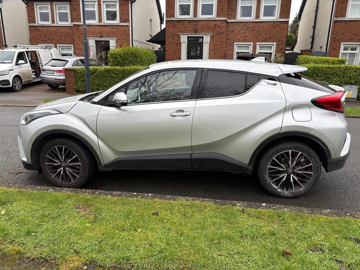 Toyota C-HR 2018 - Image 1