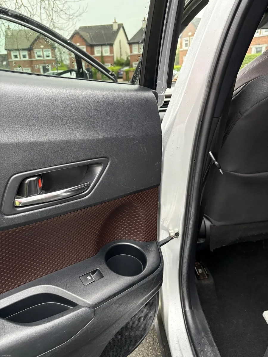 Toyota C-HR 2018 - Image 3