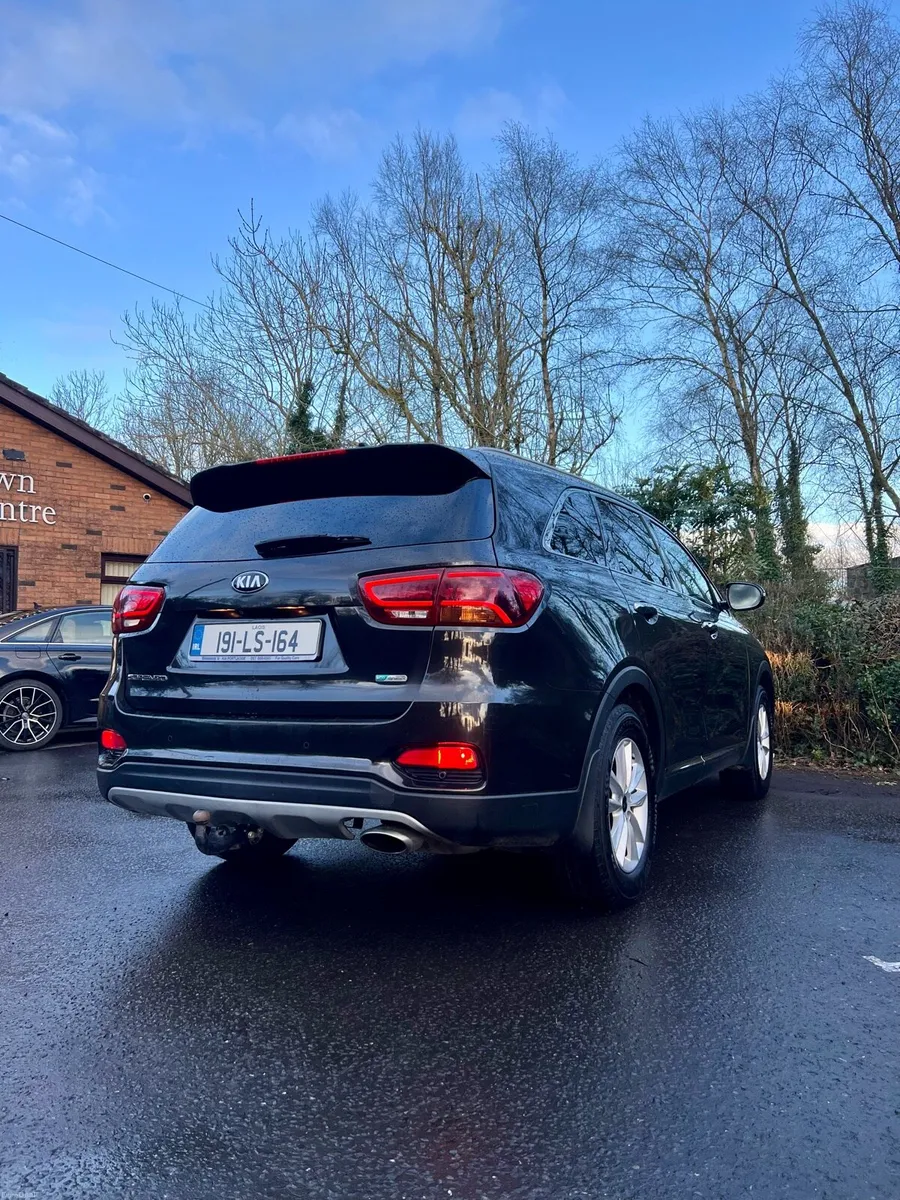 Kia Sorrento 7 Seater - Image 3