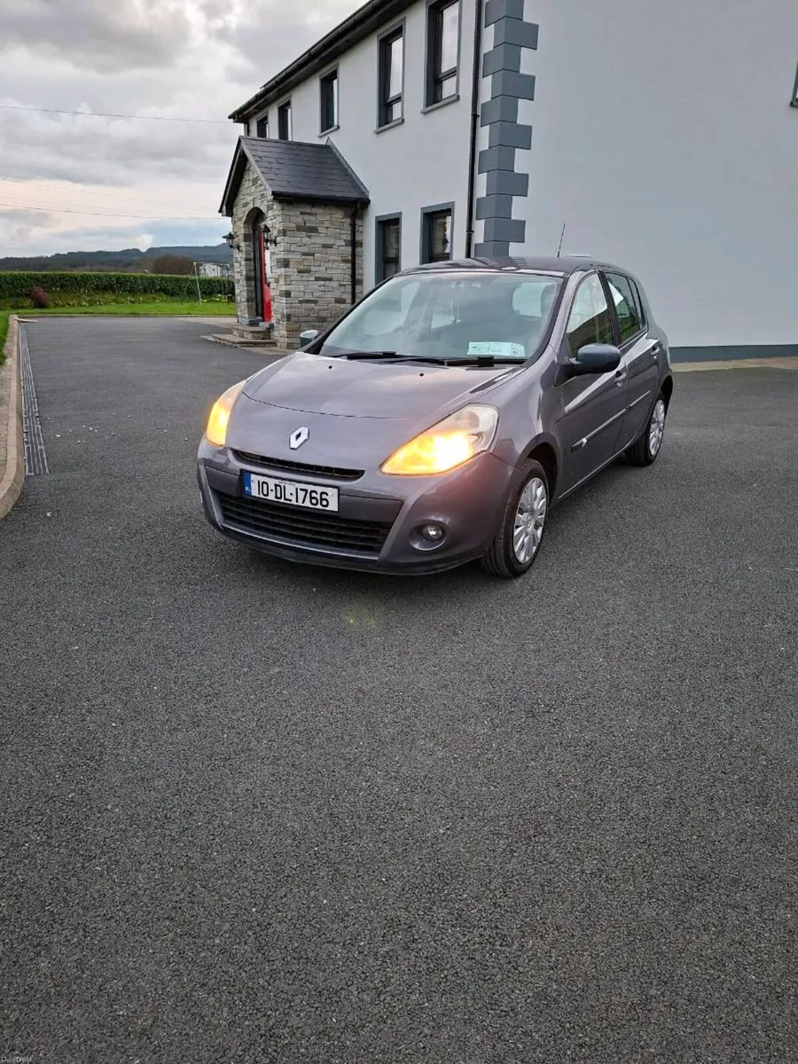 2010 Renault Clio - Image 1