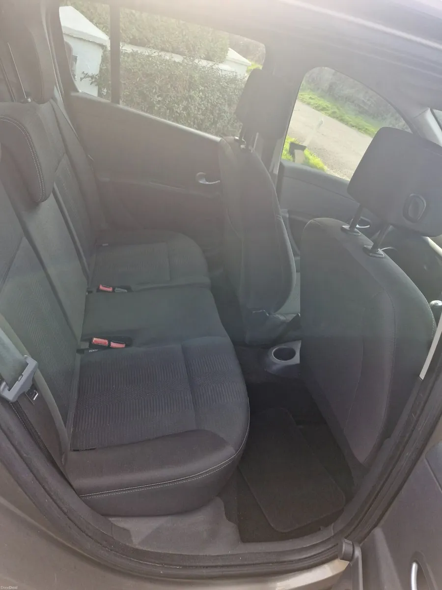 Renault Clio 2010 - Image 4