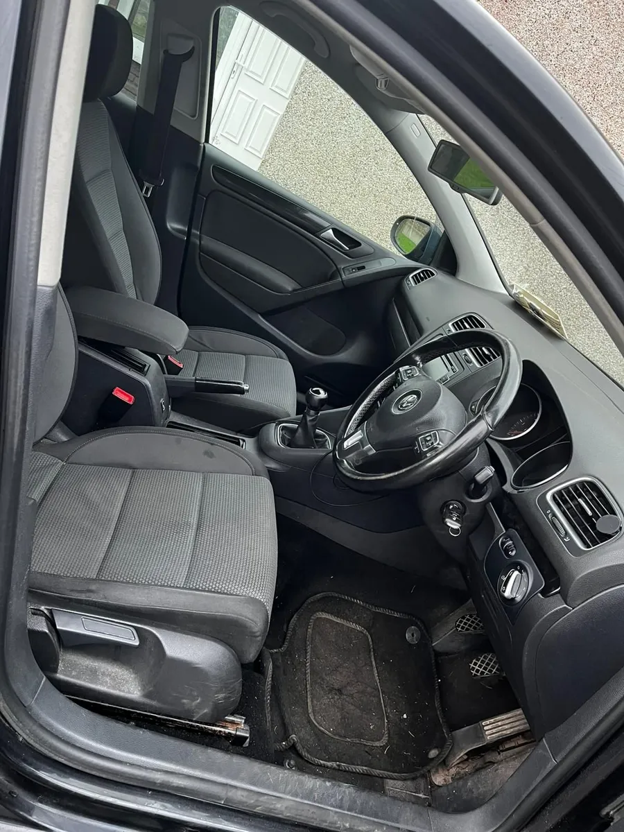 Volkswagen Golf 1.6 Tdi 2012 - Image 4