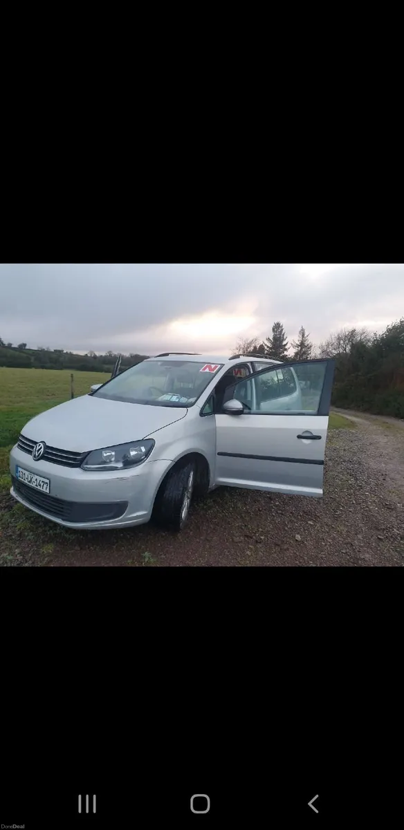 Volkswagen Touran 2013 - Image 2