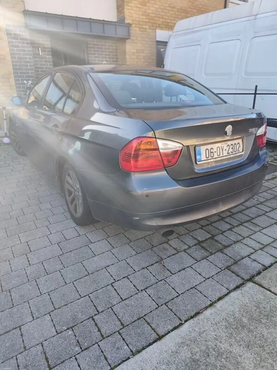2006 Bmw 3-series - Image 2