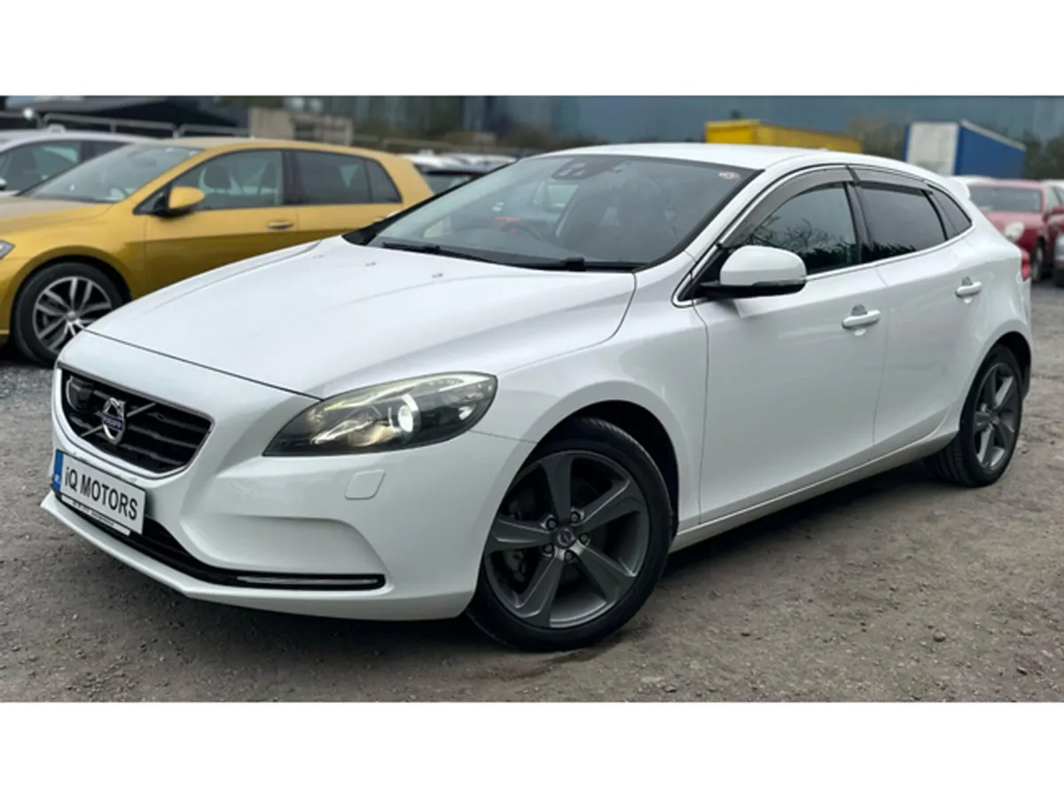 Volvo V40 T4 1.6L Petrol Automatic (8529) - Image 3