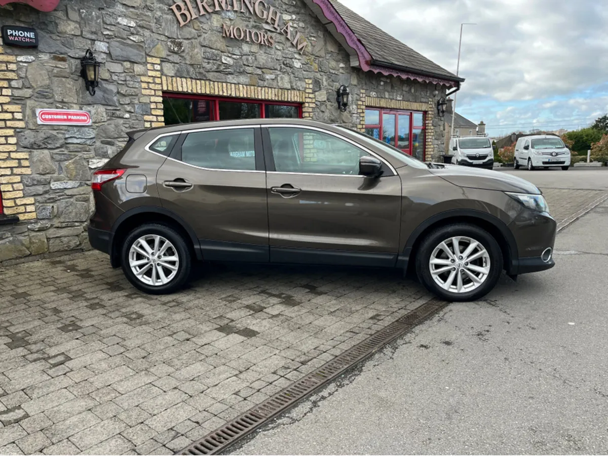 Nissan Qashqai 1.5 DSL SV 4DR - Image 2
