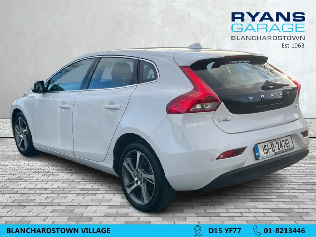 Volvo V40 D2 SE 5DR AUTO  **LEATHER & HEATED SEATS - Image 3