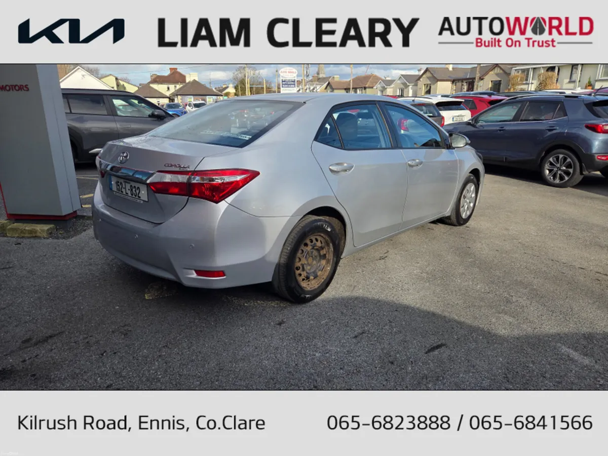 Toyota Corolla 1.33 TERRA 4DR - Image 3
