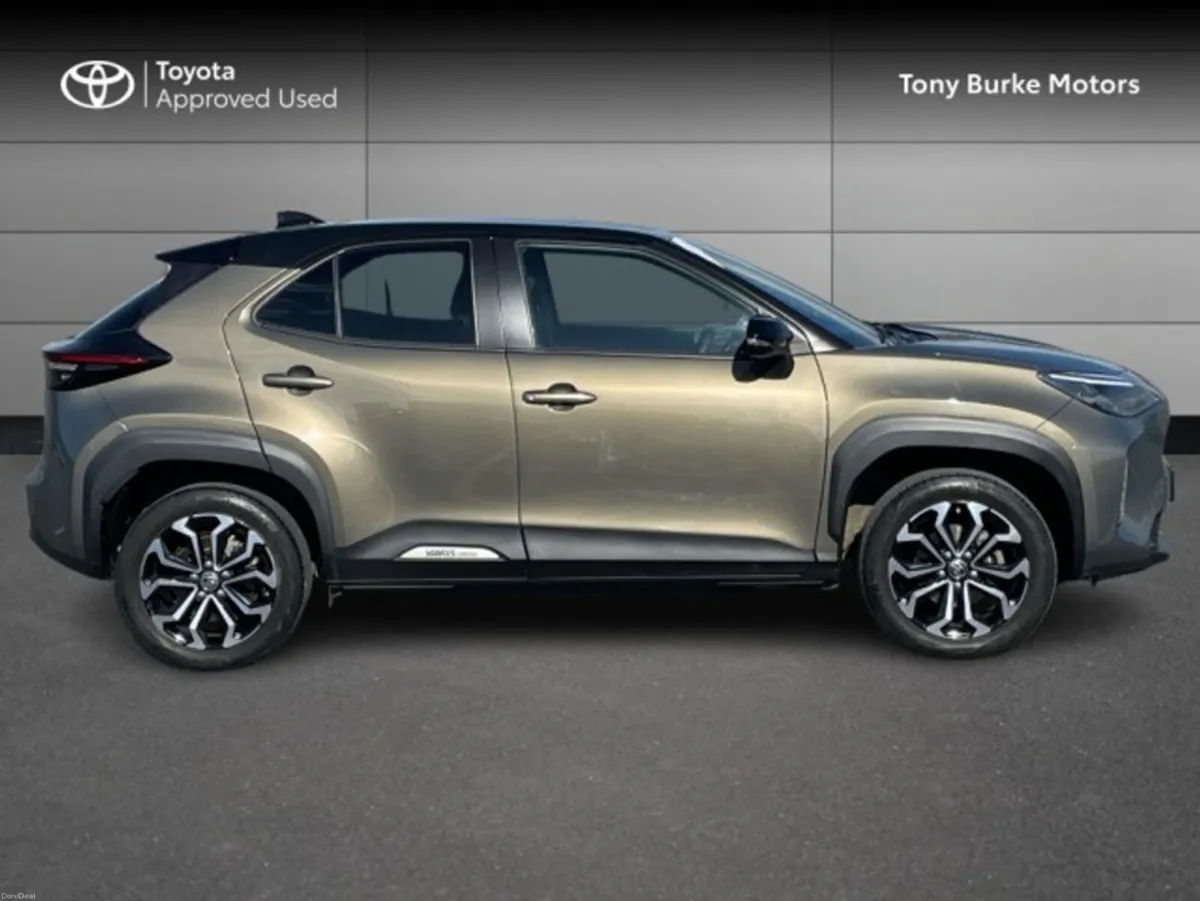 Toyota Yaris Cross LunaSport - BiTone - 1.5 Hybrid - Image 3