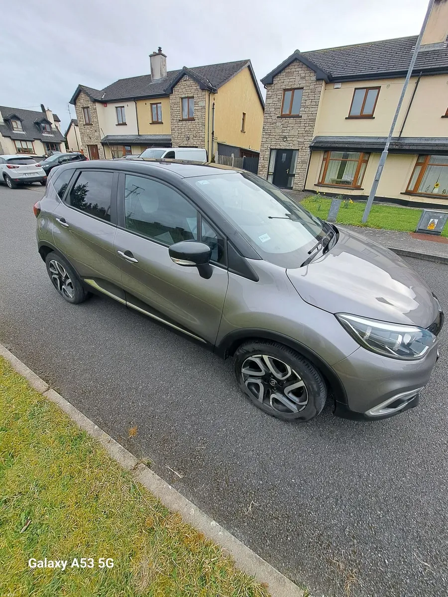 Renault Captur 2019 Iconic petrol manual finance - Image 4