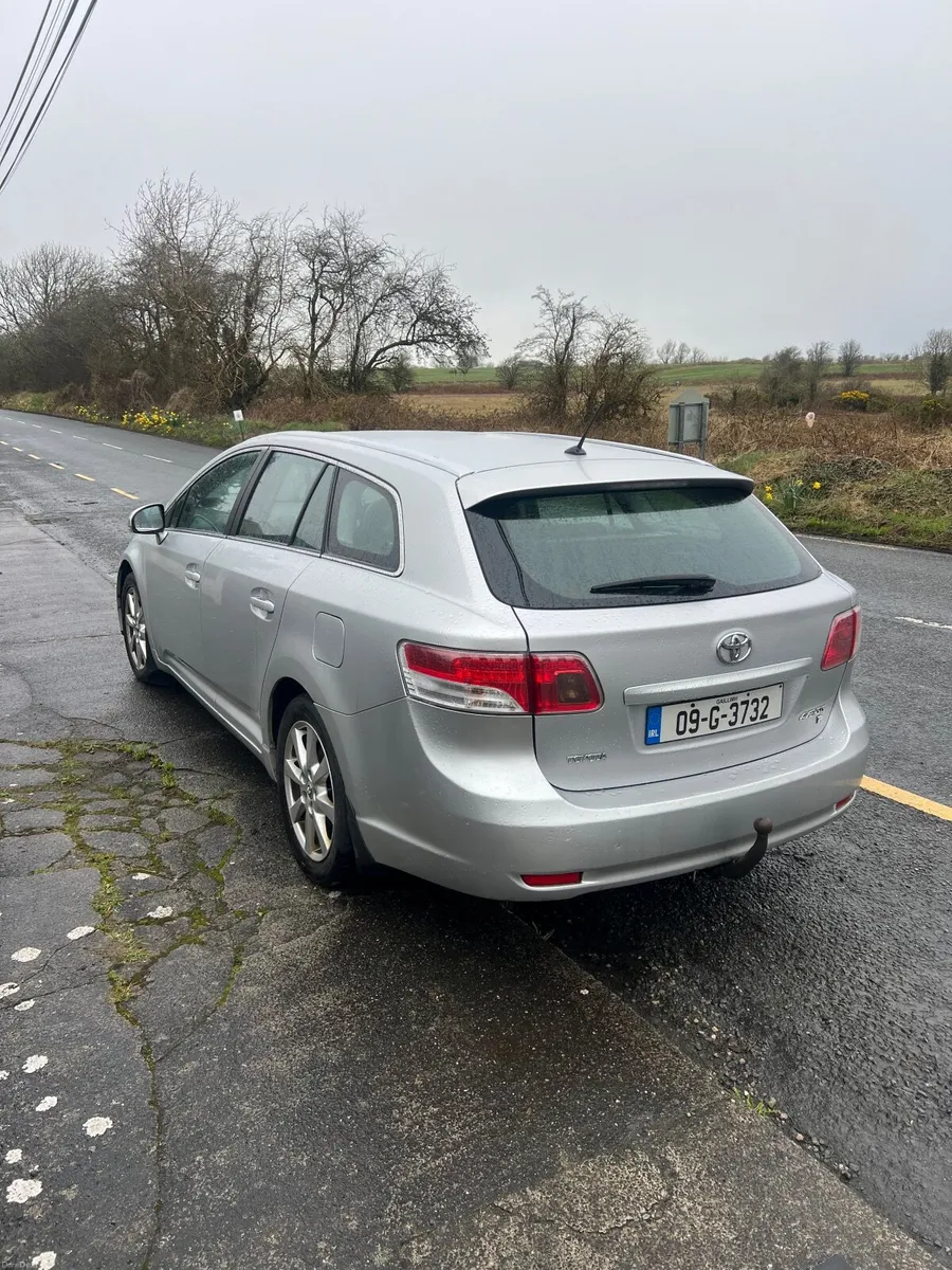 Toyota Avensis 2009 - Image 2