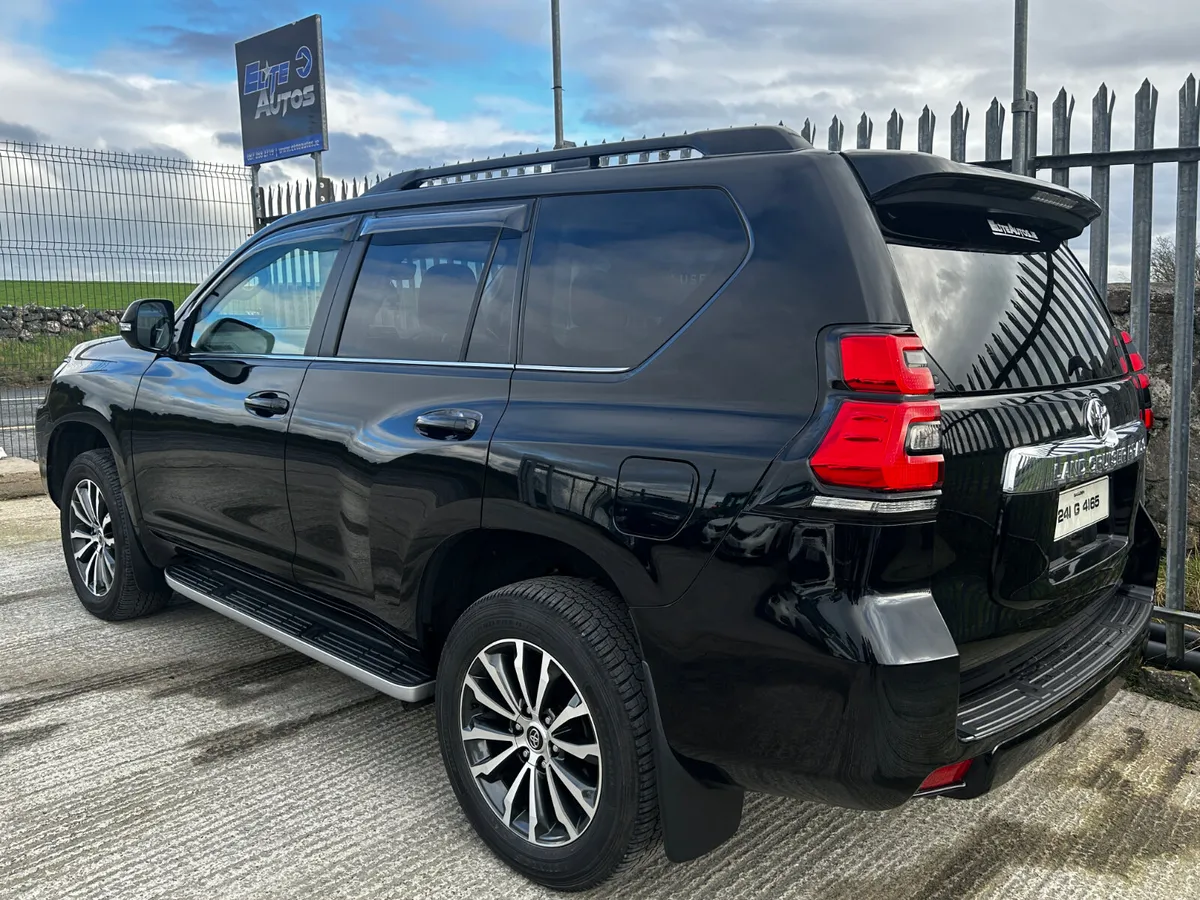 Toyota Land Cruiser Prado Kakadu Automatic  2024 - Image 3