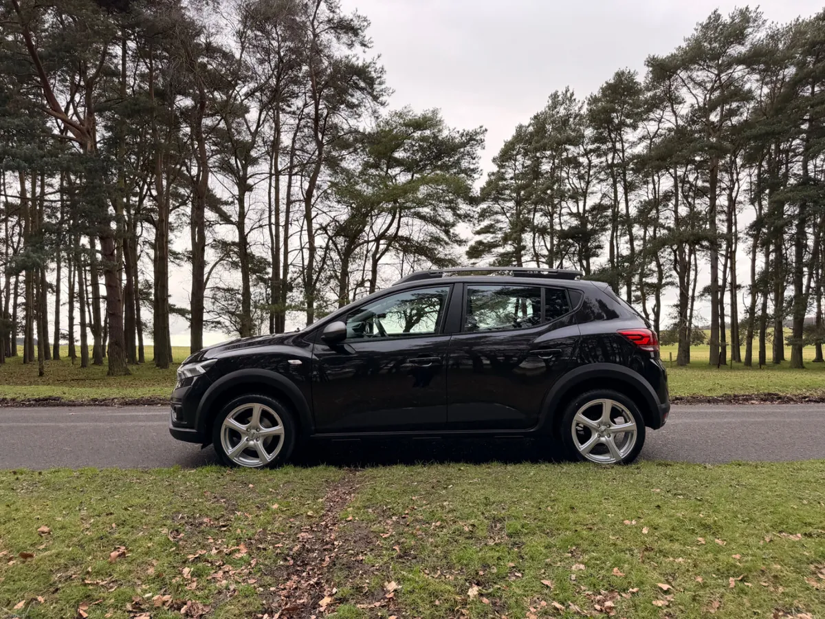 Dacia Sandero Stepway 2023 Automatic - Image 4