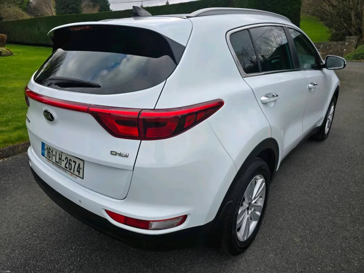 Automatic Kia Sportage 4wd - Image 4