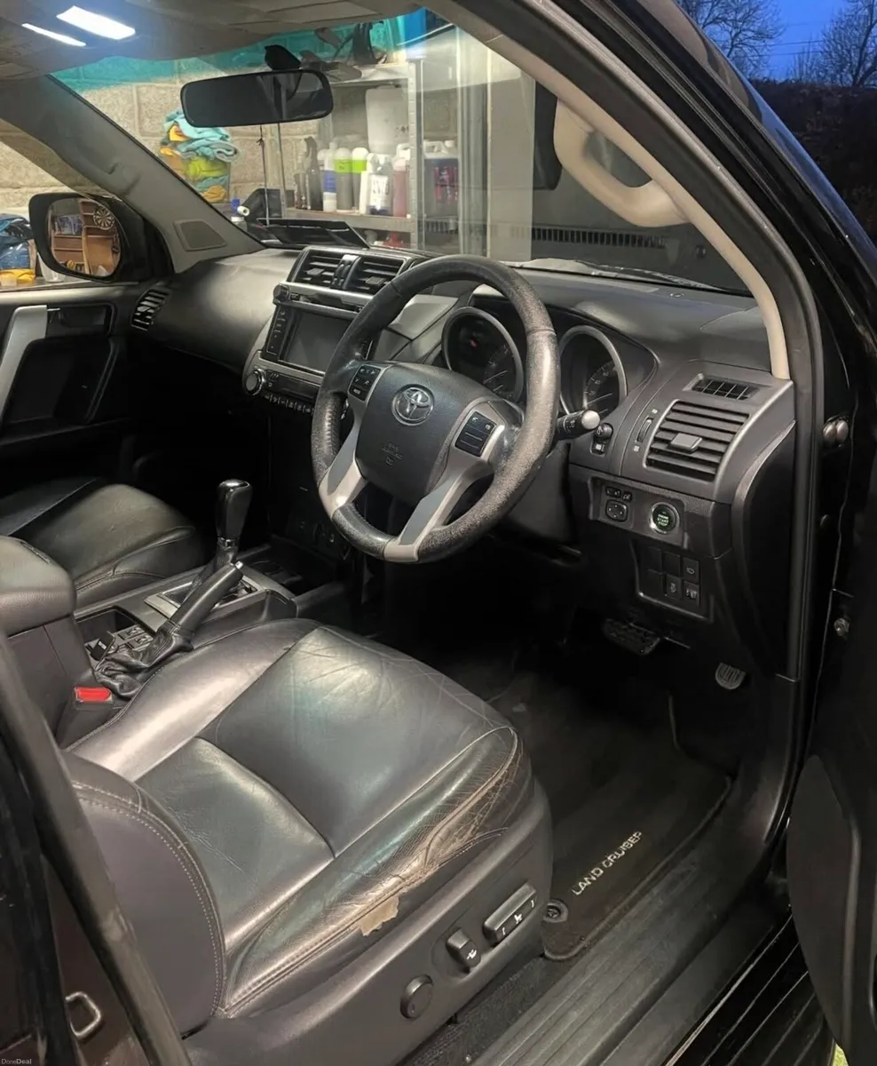 Toyota Landcruiser Business Class - Image 3