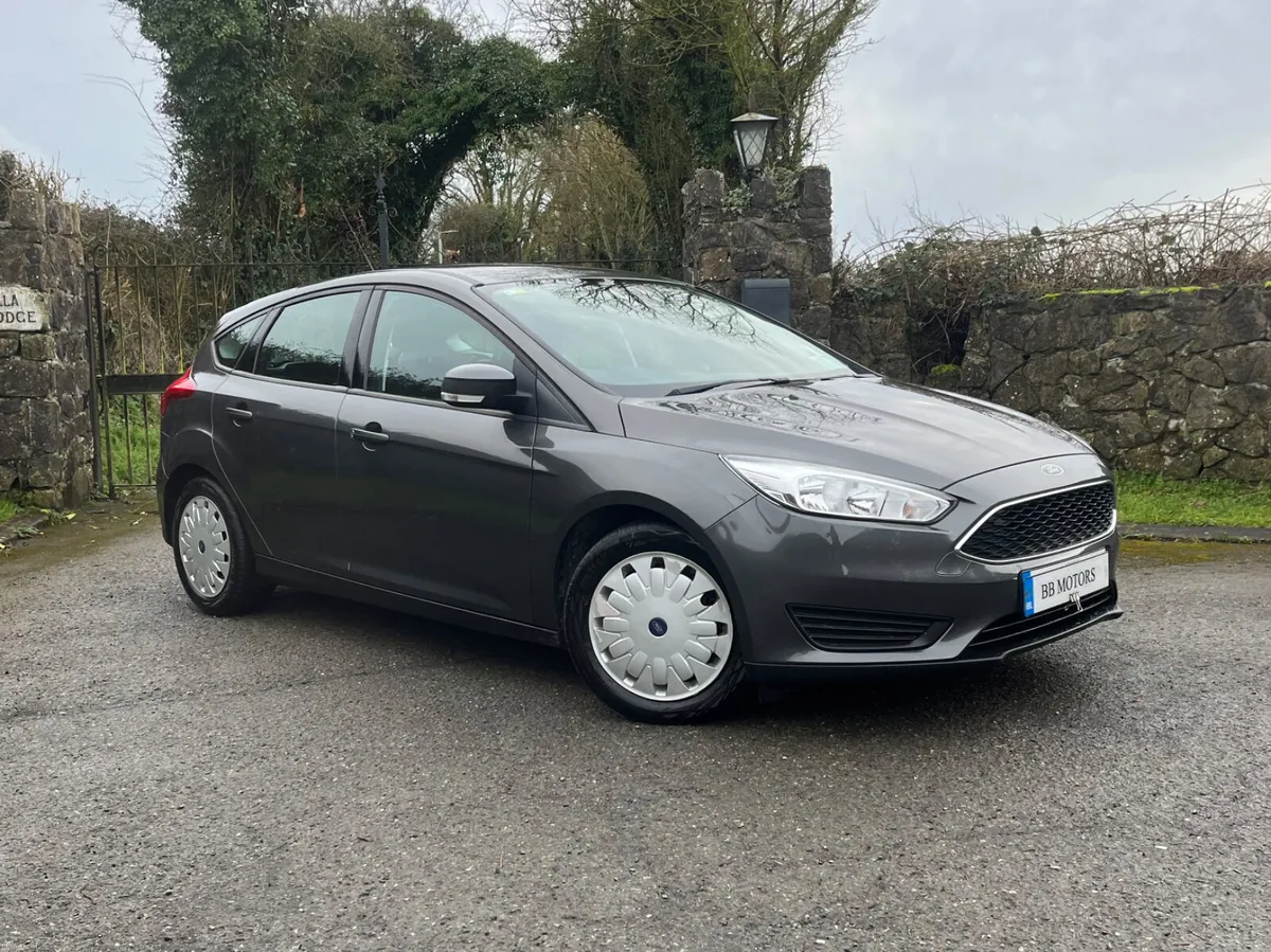 Ford Focus 1.5 TDCi 95PS Style - Image 3
