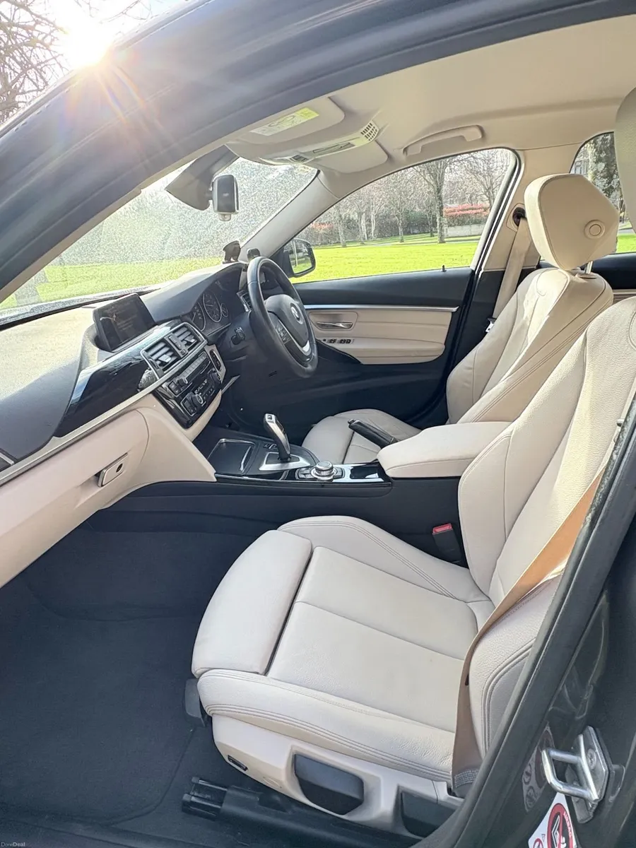 BMW 3-Series 2017 - Image 2