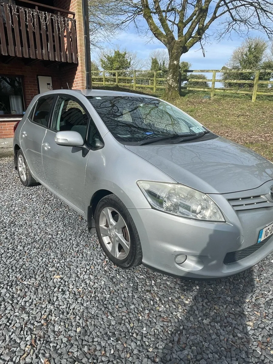 Toyota Auris 2010 - Image 1