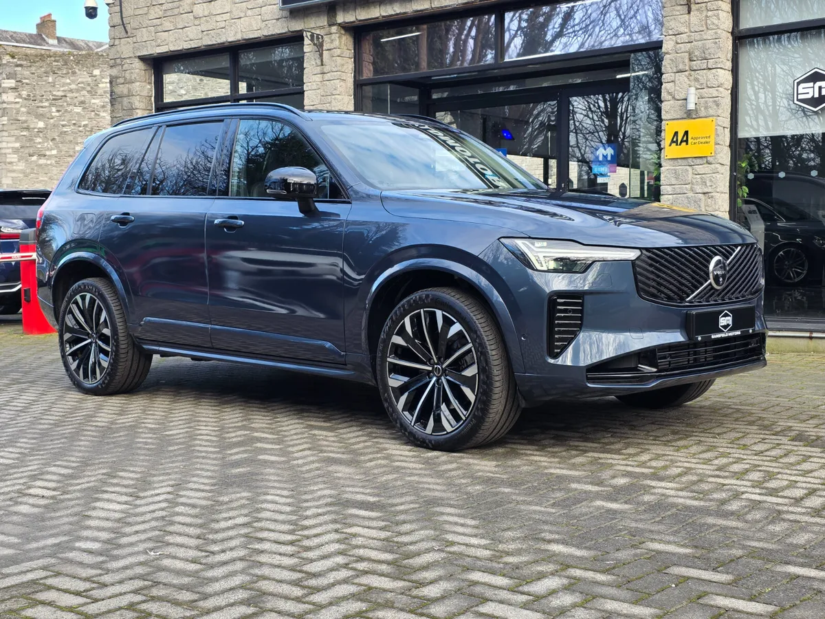 2025 VOLVO XC90 2.0 T8 ULTRA DARK AWD 7 SEATER. - Image 2