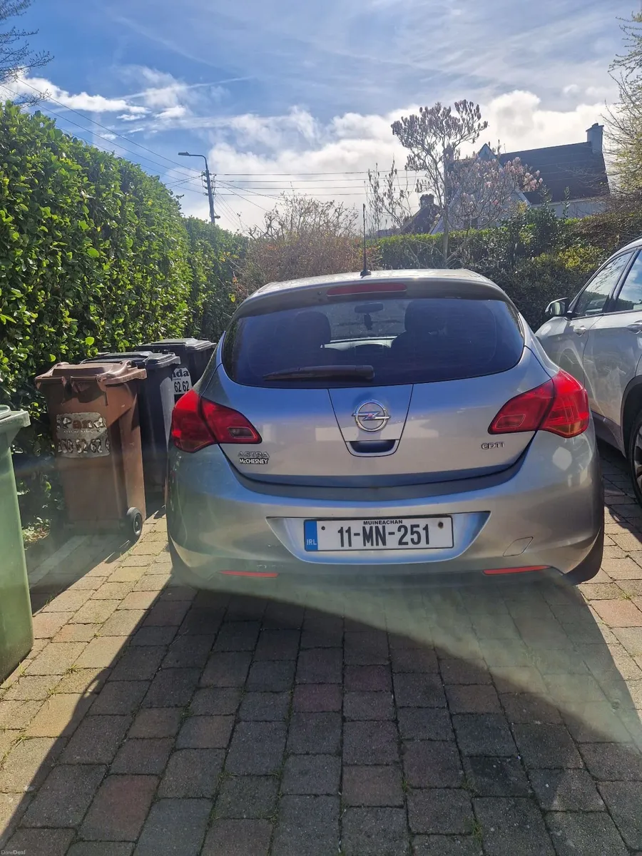 Opel Astra 2011 - Image 4