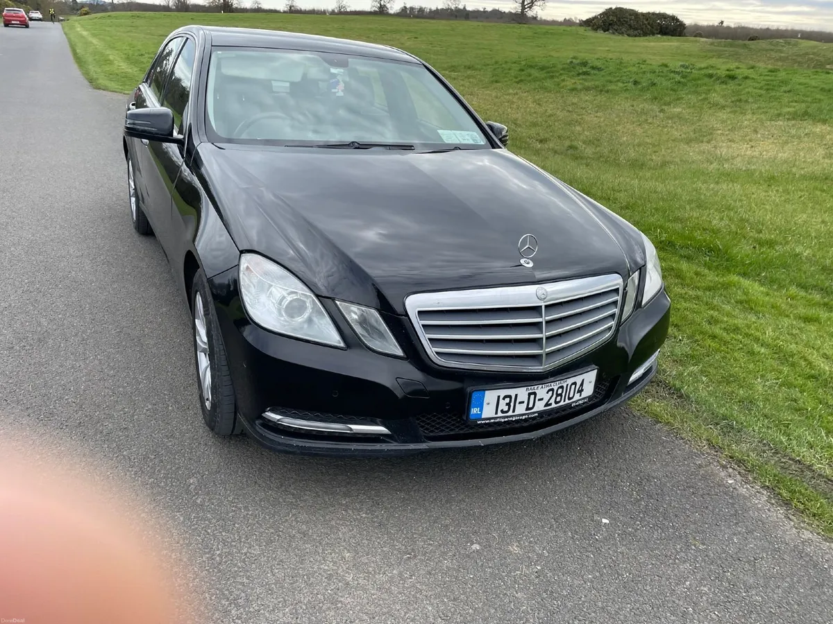 Mercedes-Benz E-Class 2013 - Image 3