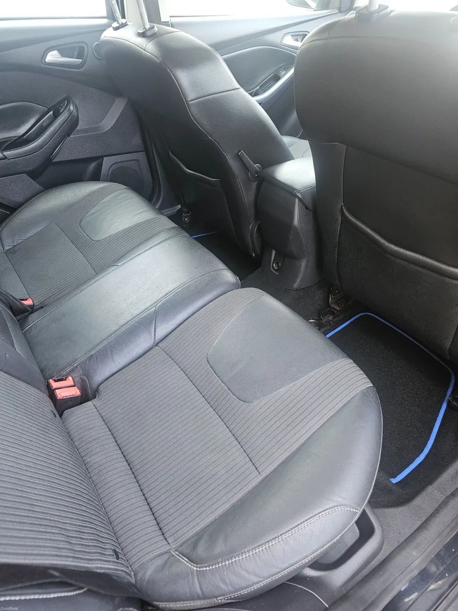 2012 Ford Focus Titanium X 1.6 HIGH SPEC - Image 4
