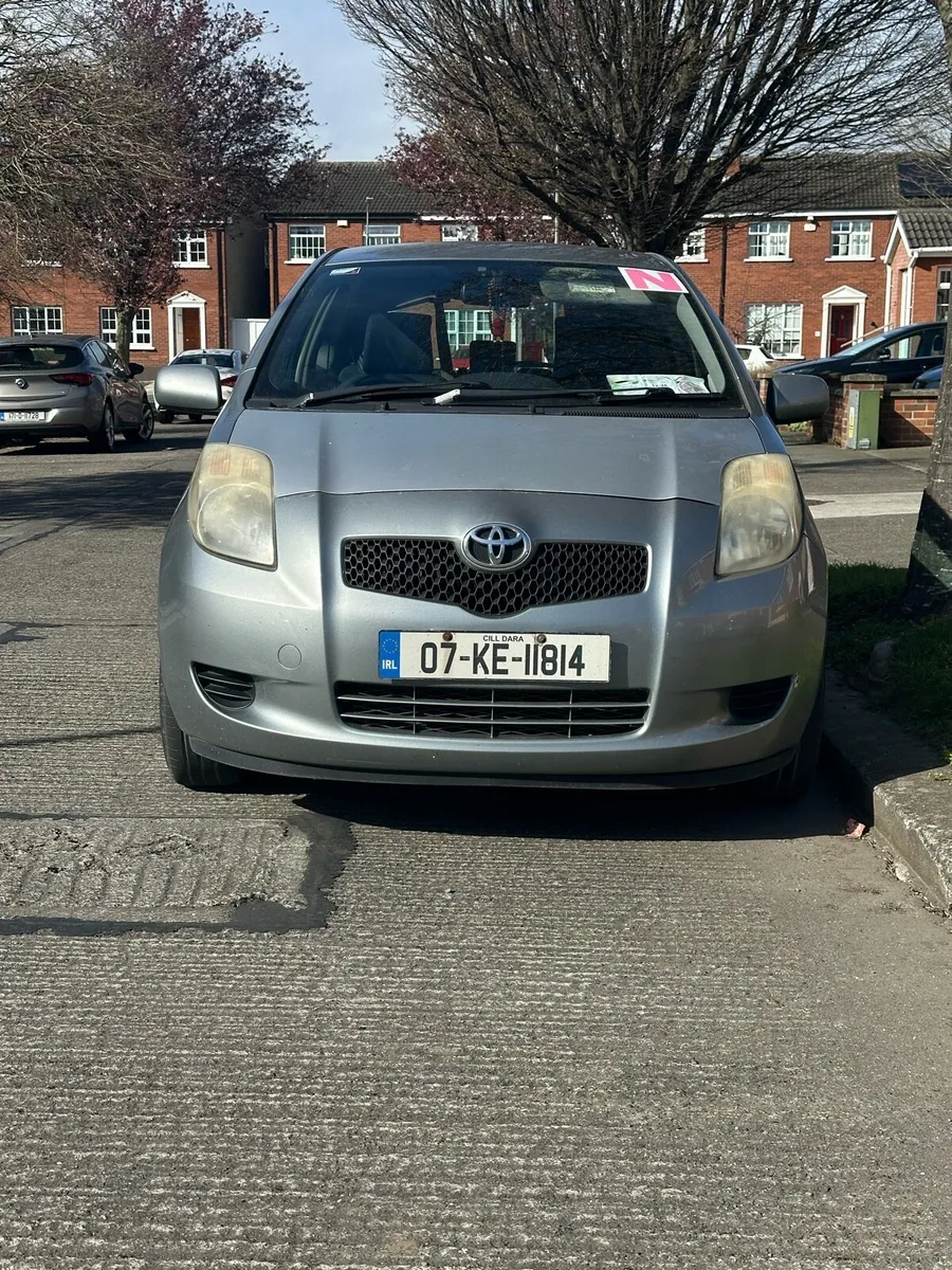 Yaris 2007 low mileage 1.3 L - Image 1