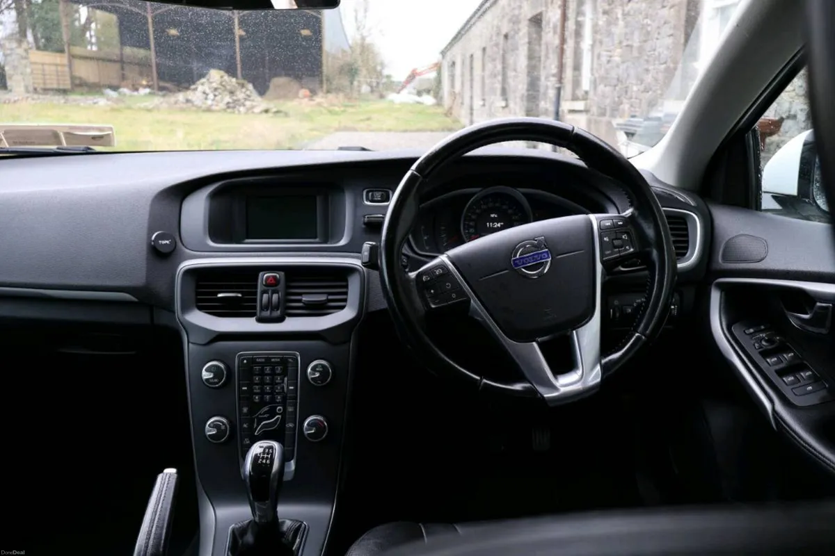 142 Volvo V40 1.6 D2 Diesel–Leather Trim - Image 1