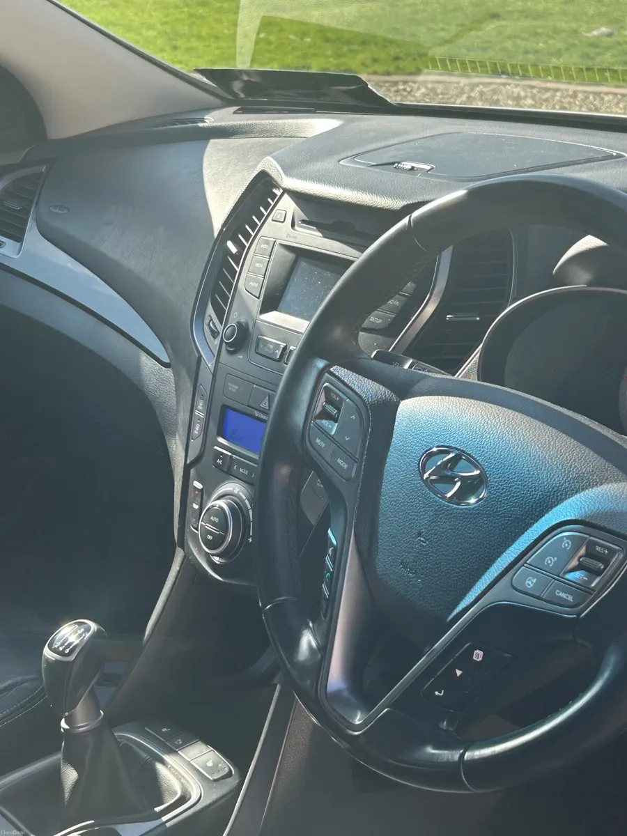 Hyundai Santa Fe 2015 - Image 3