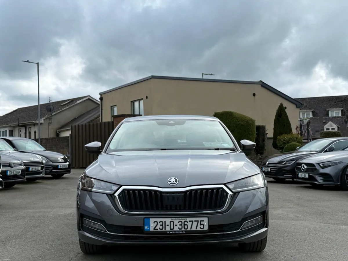 Skoda Octavia STYLE 2.0TDI 115BHP 5DR *HIGH SPEC* - Image 2
