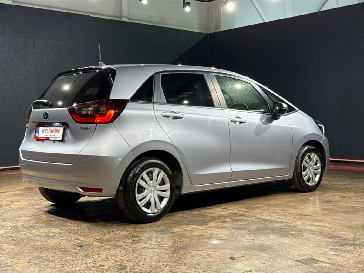 Honda Fit HYBRID 1.5L AUTOMATIC - CRUISE CONTROL - - Image 4