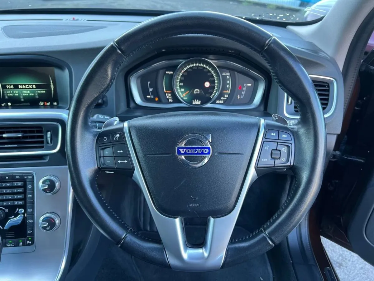 Volvo V60 D4 CROSS COUNTRY 2.0 D // LEATHER POWERE - Image 4