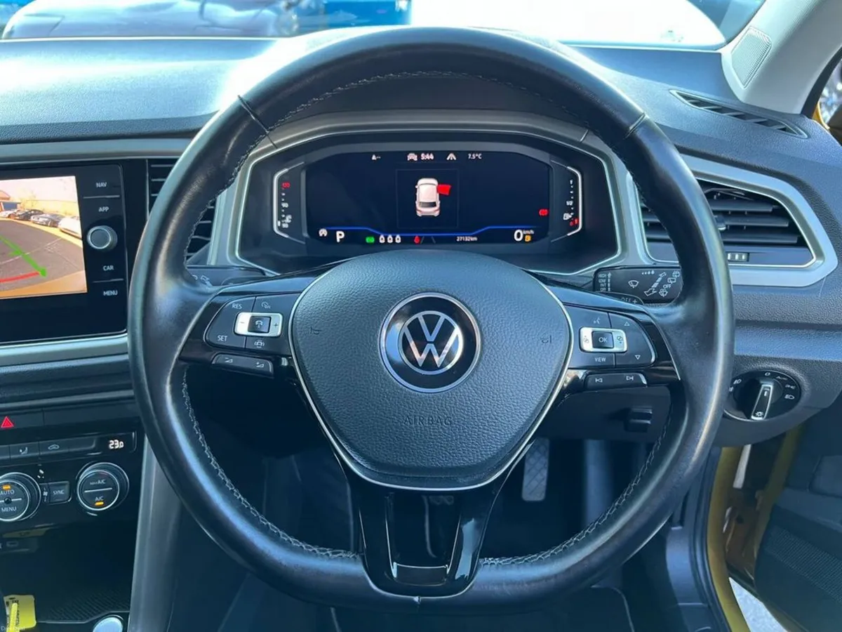 Volkswagen T-Roc COMFORTLINE 2.0 TDI ** VERY LOW M - Image 4