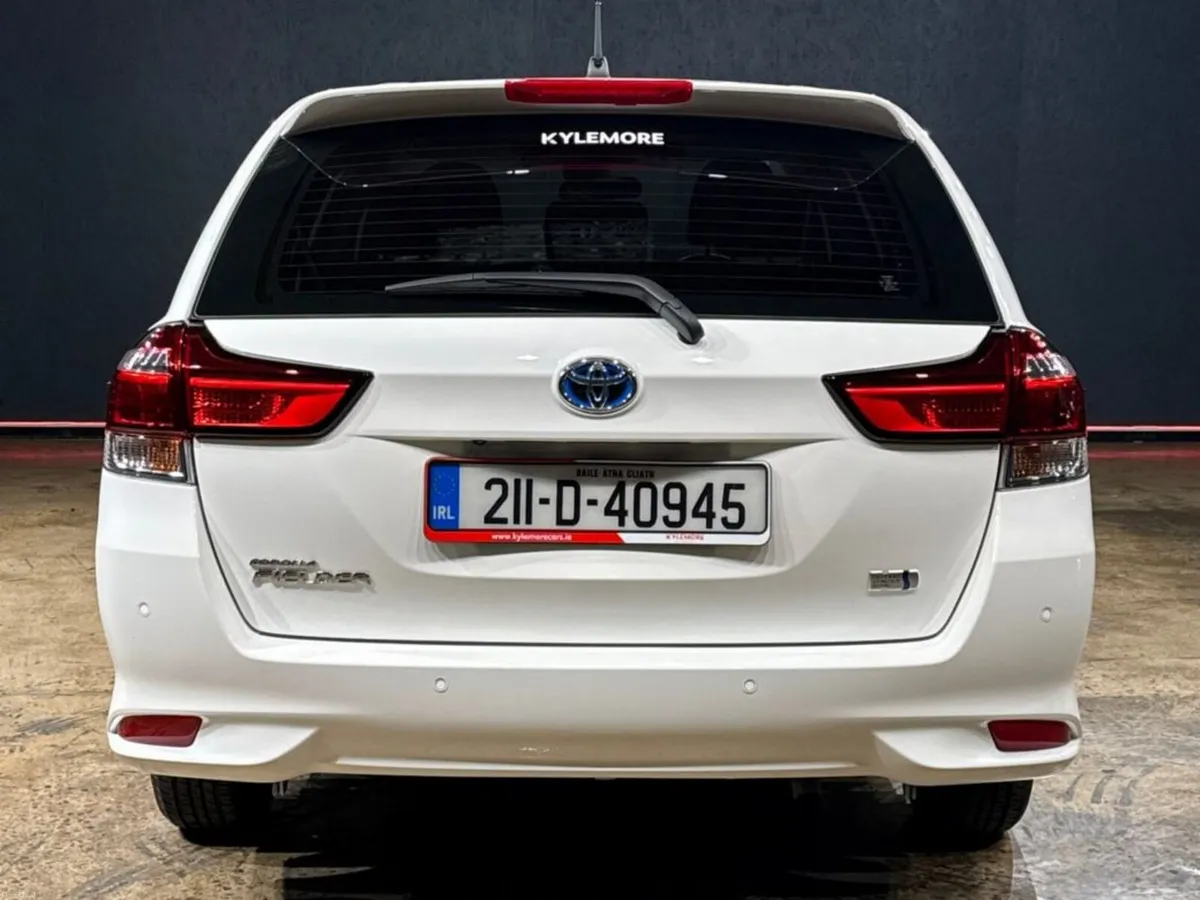 Toyota Corolla HYBRID 1.5L AUTOMATIC - REVERSE CAM - Image 4