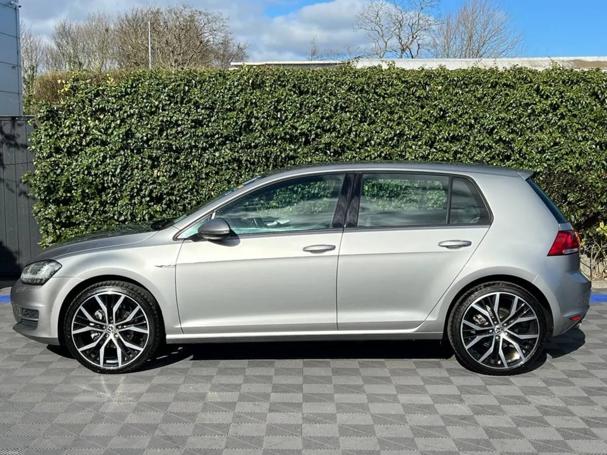 Volkswagen Golf R-LINE PACK 1.2 TSI // TINY MILEAG - Image 3