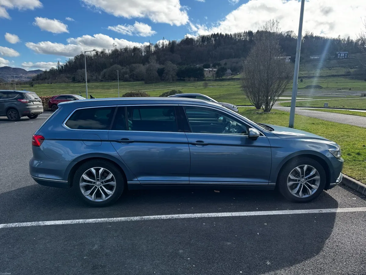 Volkswagen Passat - Image 4