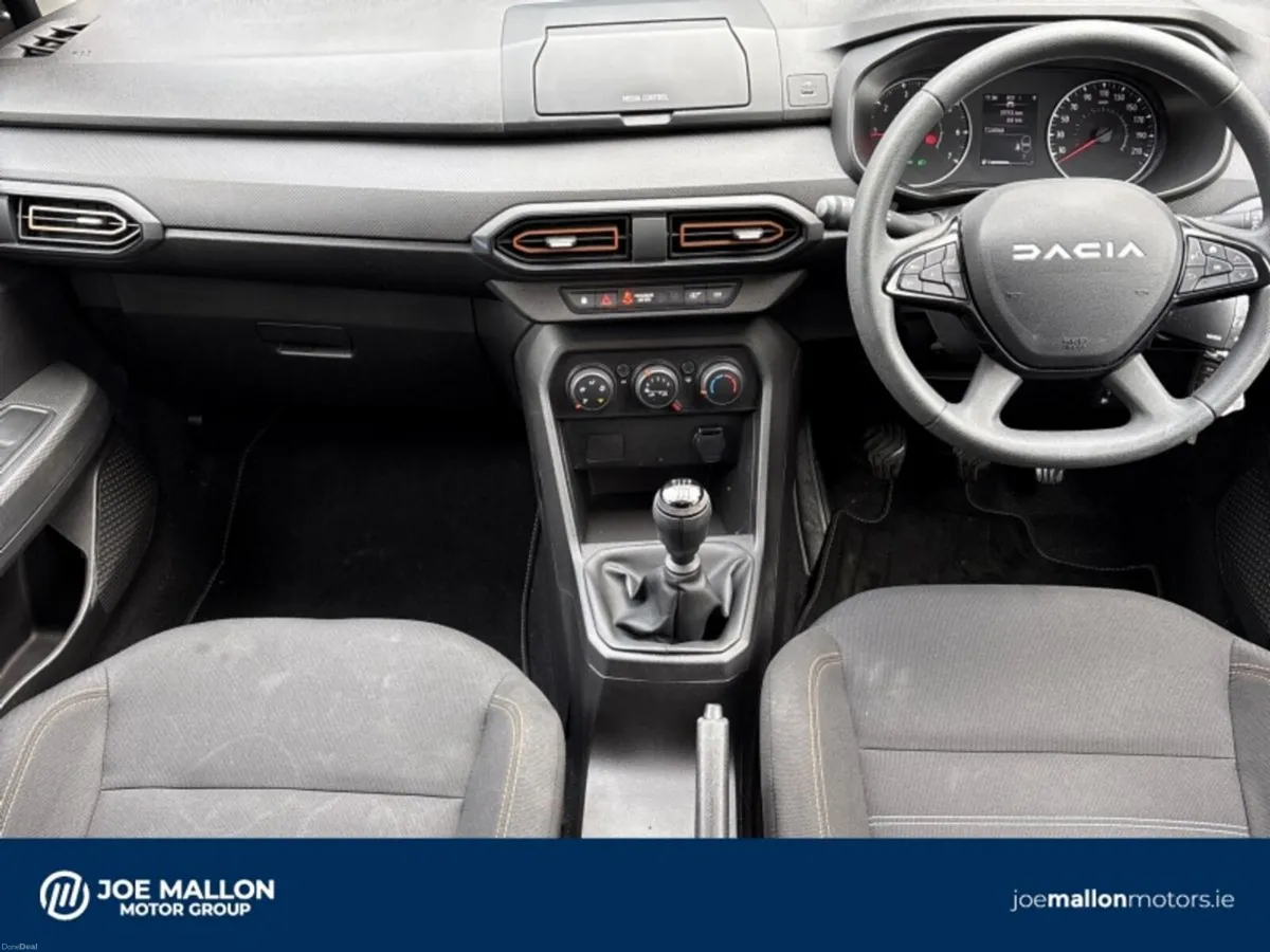 Dacia Sandero Stepway TCe 90 STEPWAY Essential - Image 4